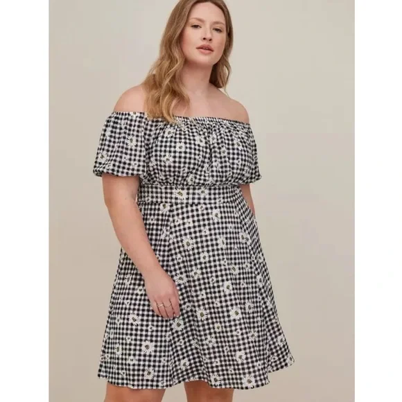 Torrid size 4 Mini Textured Knit Puff Sleeve Skater Dress - Picture 1 of 12